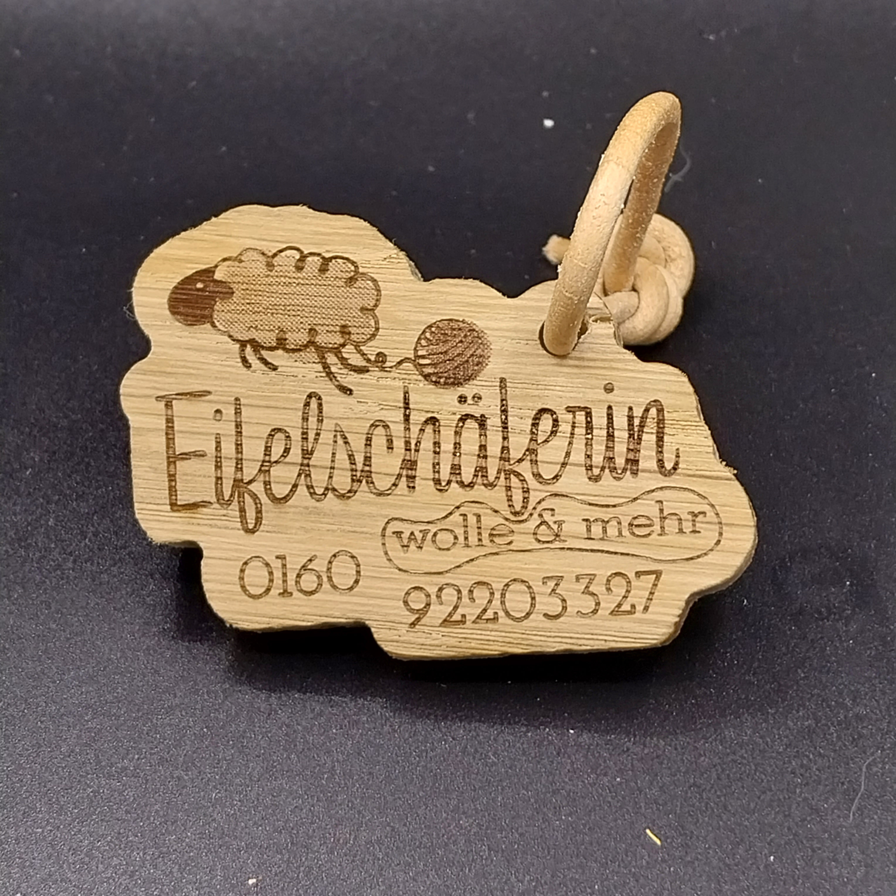 Schlüsselanhanger aus Eichenholz 8mm
